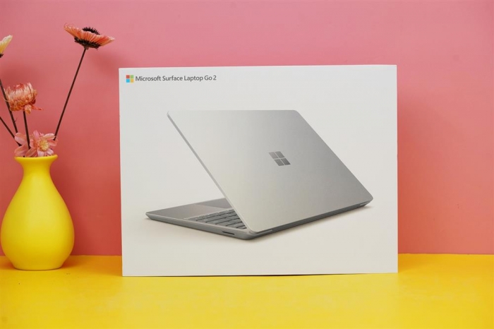 surface laptop go 2